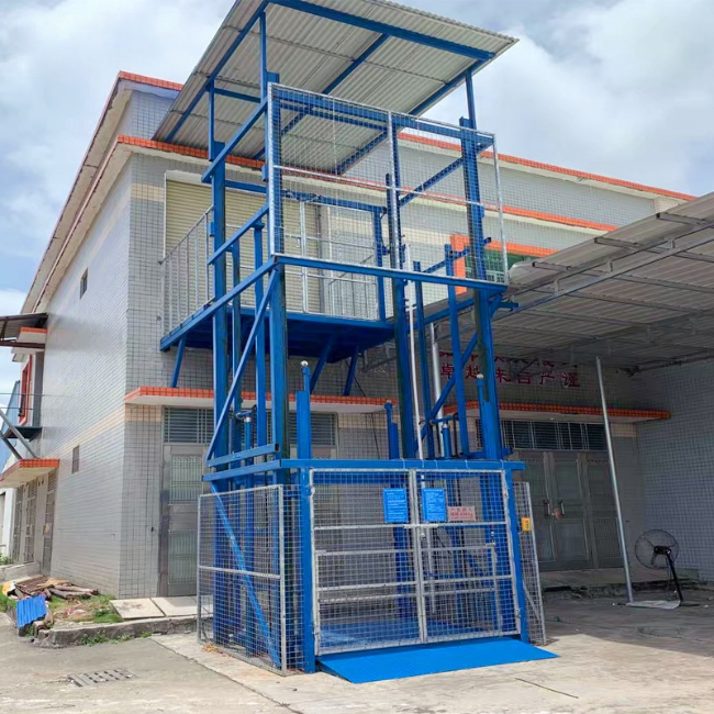 乐平建材厂室外升降货梯安装